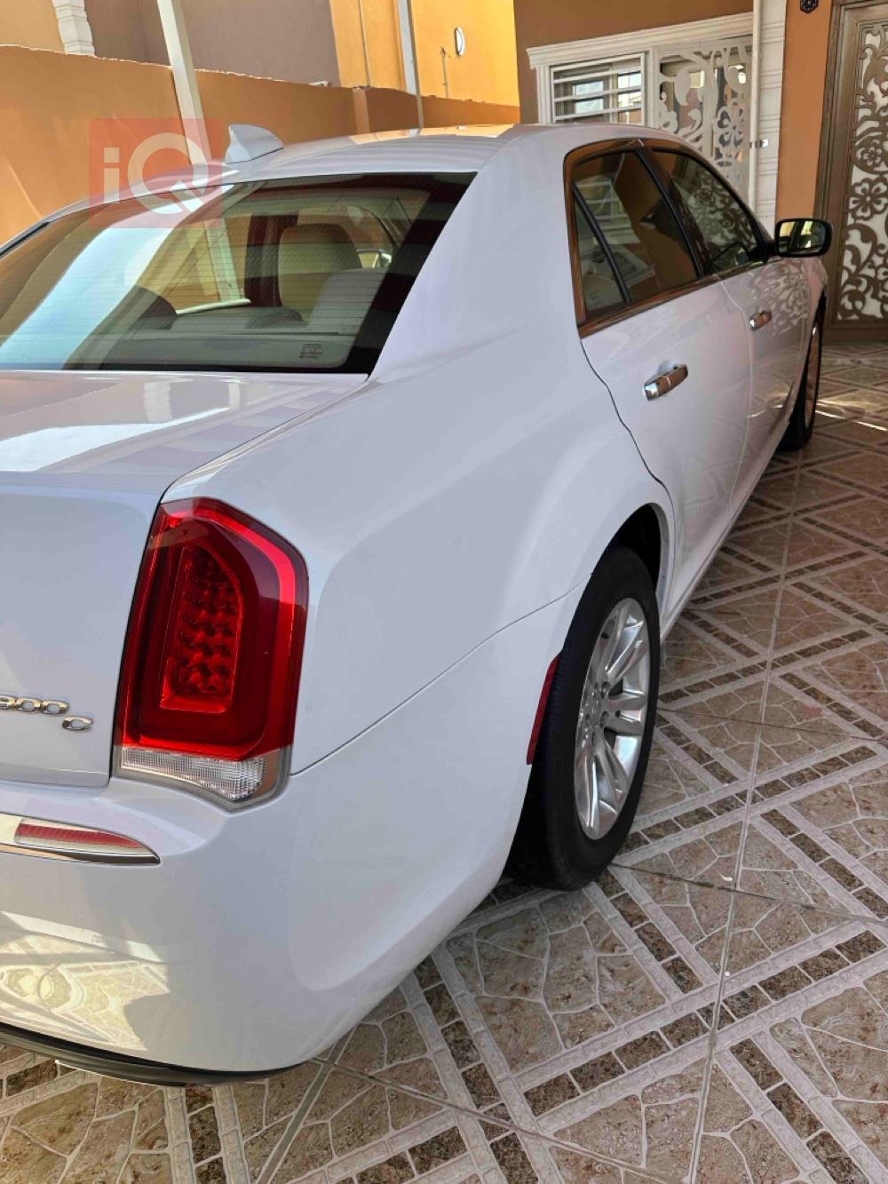 كرايسلر 300
